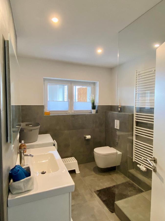Traumhafte 115 Qm Ferienwohnung Am Steinhuder Meer, Ruhig, Komfortabel, Loggia, Parkplatz, Wifi Wunstorf Kültér fotó