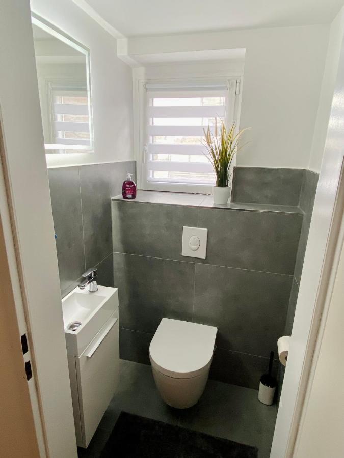 Traumhafte 115 Qm Ferienwohnung Am Steinhuder Meer, Ruhig, Komfortabel, Loggia, Parkplatz, Wifi Wunstorf Kültér fotó