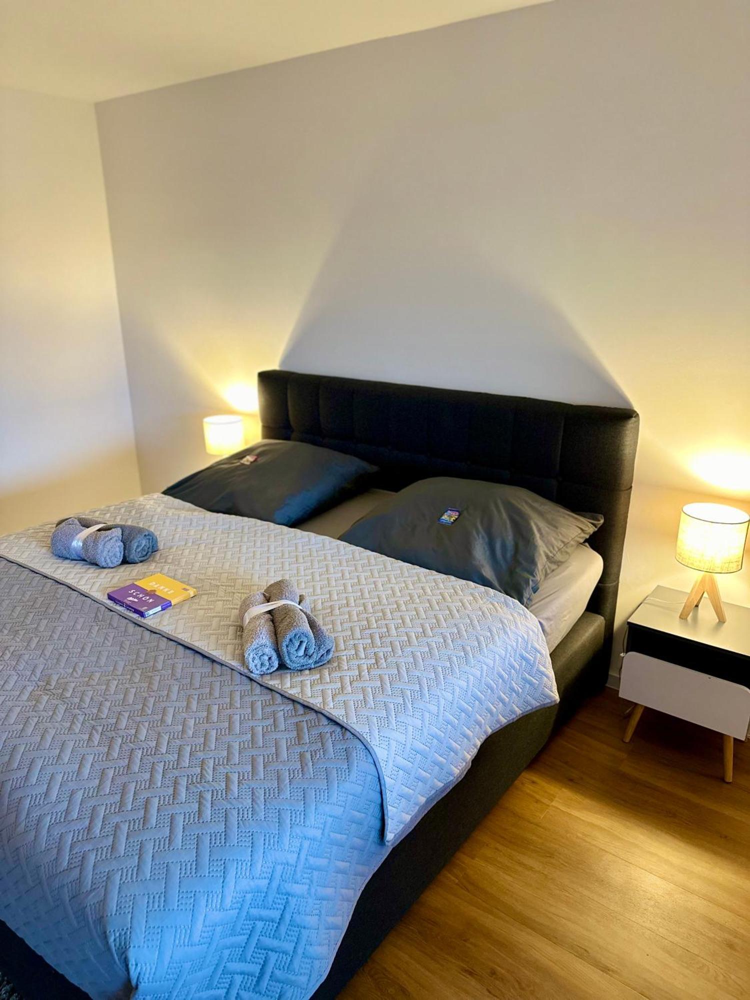 Traumhafte 115 Qm Ferienwohnung Am Steinhuder Meer, Ruhig, Komfortabel, Loggia, Parkplatz, Wifi Wunstorf Kültér fotó